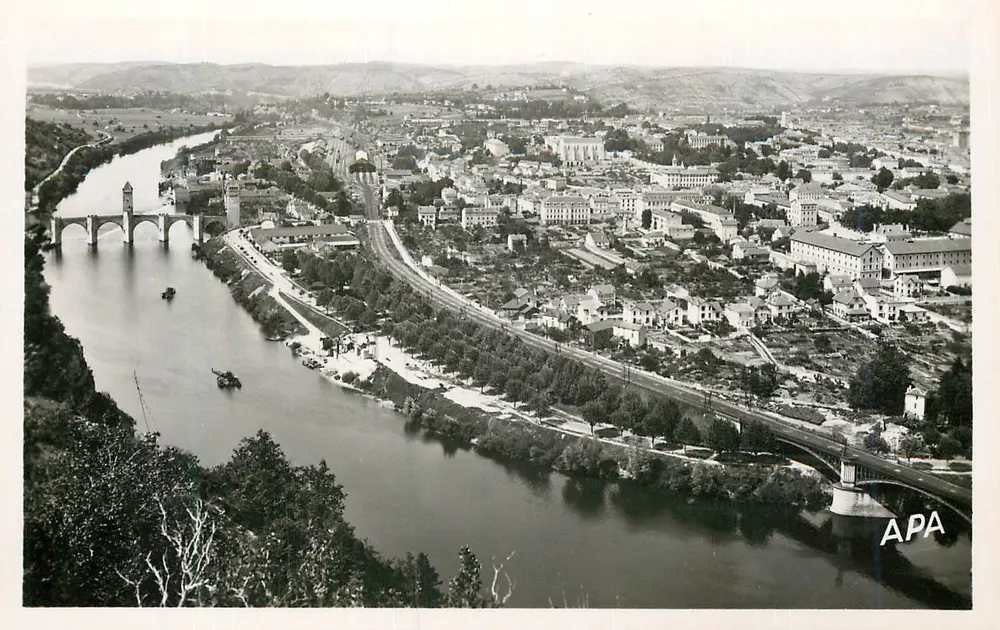 Cahors — Vue Générale et le Pont Valentré — Sté des Cartes Postales APA - POUX - Albi - Recto