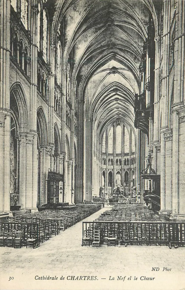Cattedrale di CHARTRES — La Nave e il Coro — ND Phot - Recto