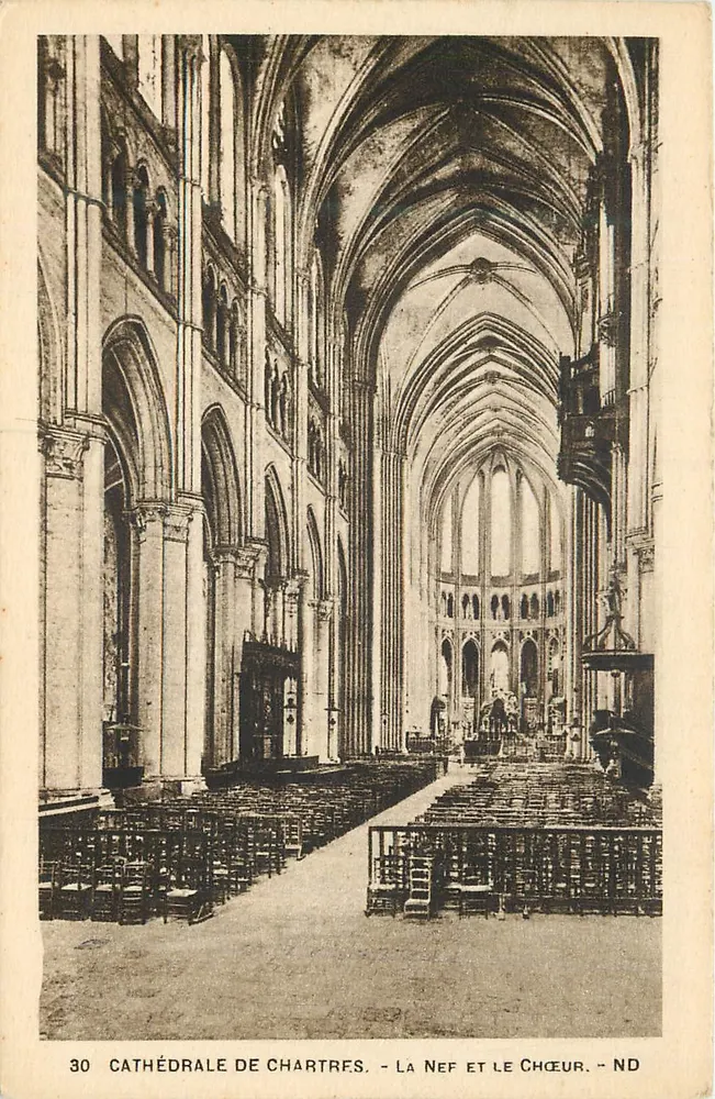 Catedral de Chartres — A Nave e o Coro — ND - Frente