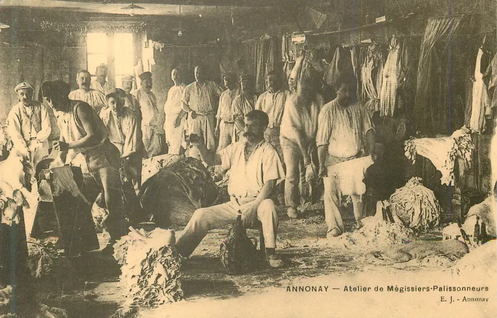 Annonay — Oficina de Mégissiers-Palissonneurs — E. J. - Annonay - Frente