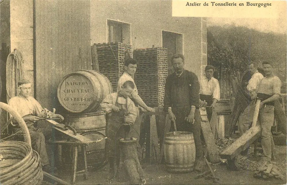 Atelier de Tonnellerie en Bourgogne — Naigeon Chauntaul Geyhey-Ch — éditeur ULIS, n° 817 - Recto