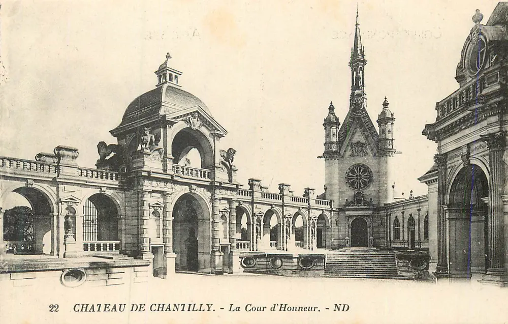 Castelo de Chantilly - A Cour de Honra - ND - Frente
