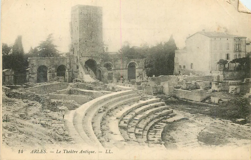 Arles — Le Théâtre Antique — LL. — n°14 - Frente
