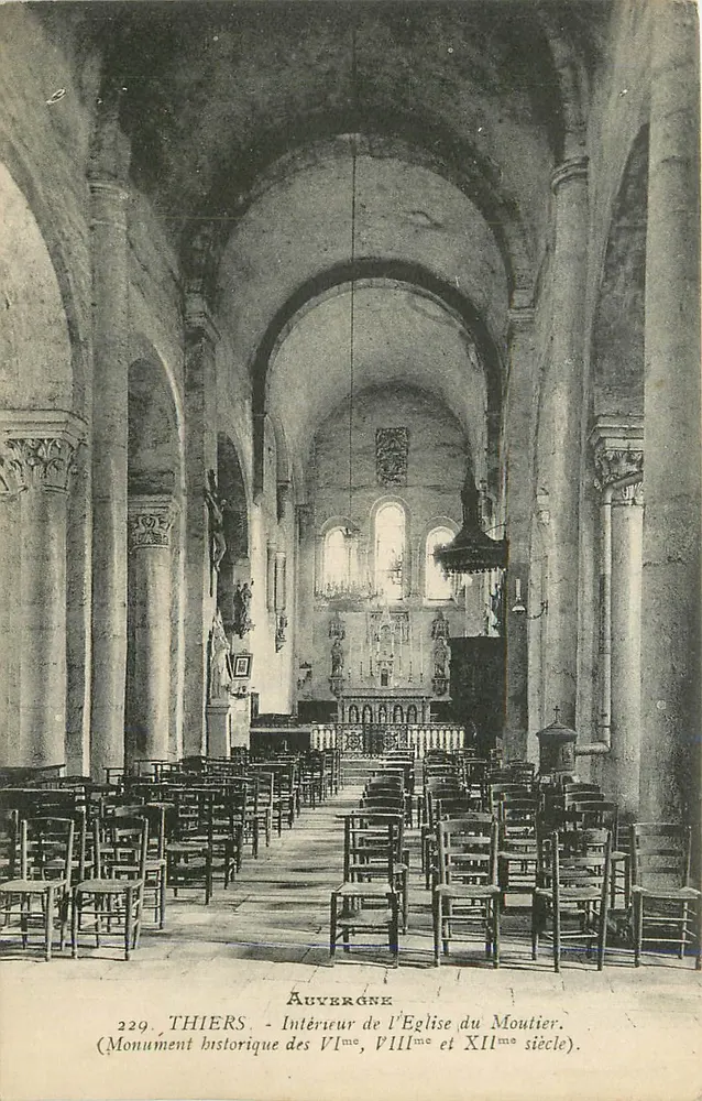 Innenansicht der Kirche des Moutier — Thiérs, Auvergne — Phot.édit. Gouttefangeas, Olliergues (P-de-D) - Vorderseite
