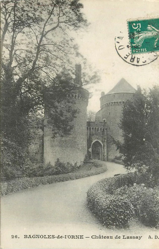 Bagnolles-de-l'Orne — Castelo de Lassay — A.D. Lassay - Frente