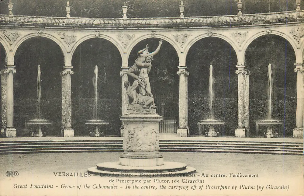 Versailles – Grandes Eaux – Bosquet des Colonnades – No centro, o sequestro de Proserpina por Plutão (de Girardin) - Frente