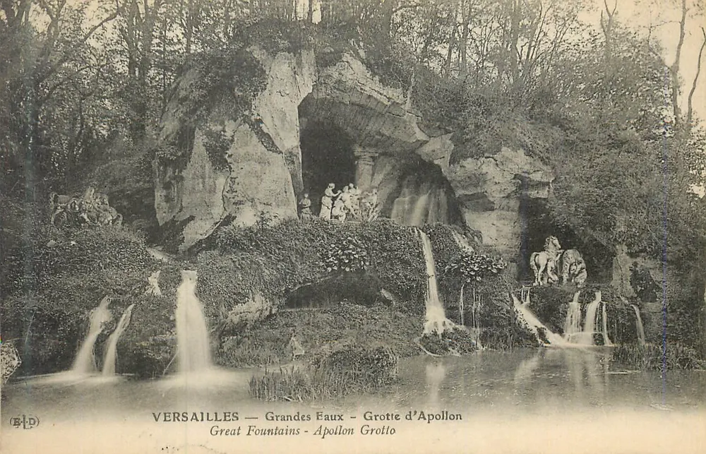 Versailles — Grandes Eaux — Grotte d'Apollon - Vorderseite