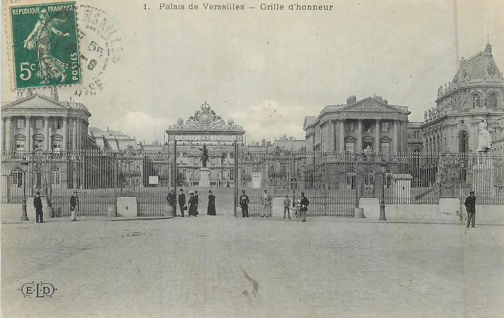 Palácio de Versalhes — Grade de Honra — ELD - Frente