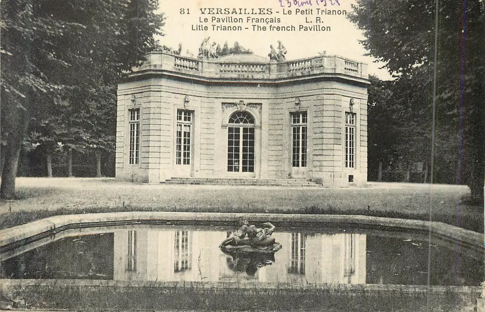 Versailles - Le Petit Trianon — Pavillon français — L. Ragon - Recto