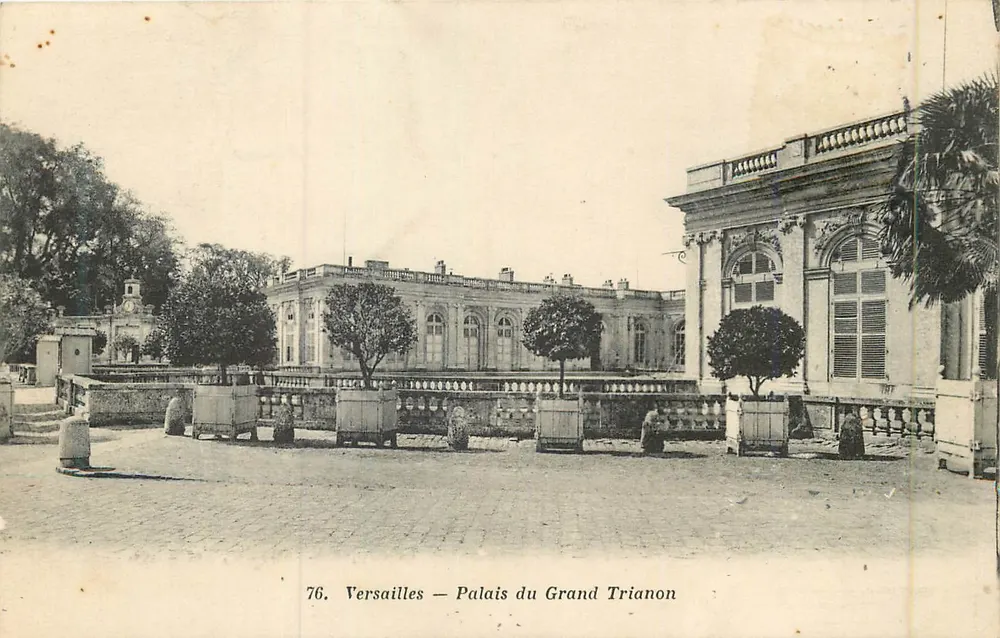 Versailles — Palácio do Grande Trianon — Héliotypie A. Bourdier - Frente