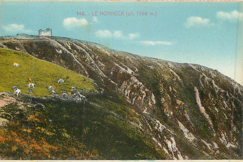 Het Hohneck (alt. 1366 m.) — berg met gebouwen en koeien — serie 148 - Voorkant