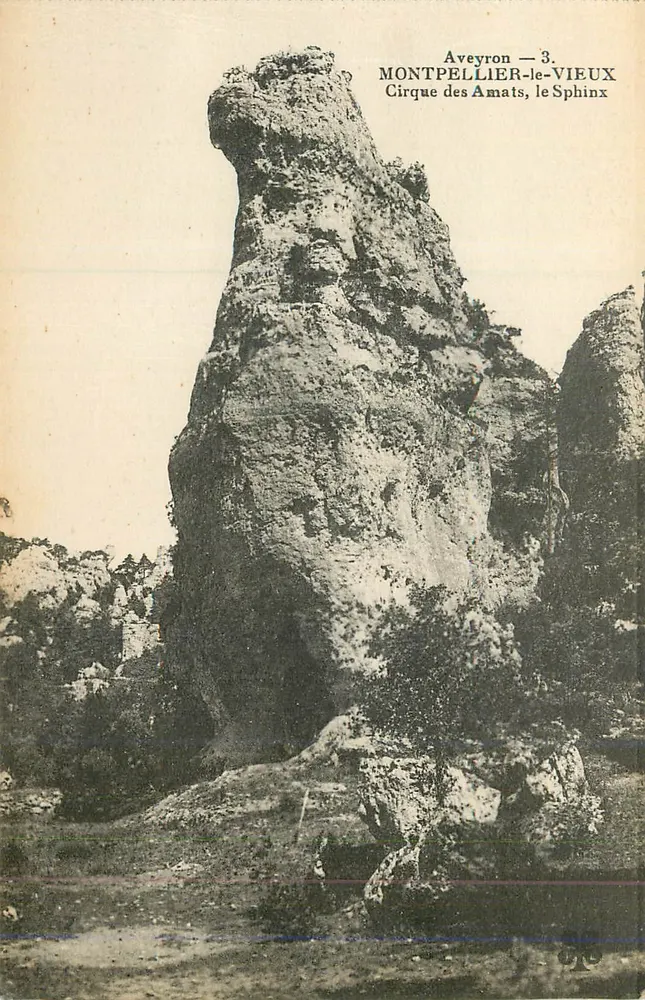 Montpellier-le-Vieux — Cirque des Amats, le Sphinx — Montpellier-le-Vieux, Aveyron - Recto