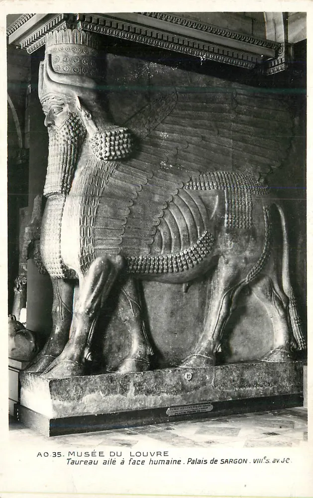 Flügelsaroue mit menschlichem Gesicht — Palast von Sargon, 8. Jahrhundert v. Chr. — Musée du Louvre, AO 35 - Vorderseite