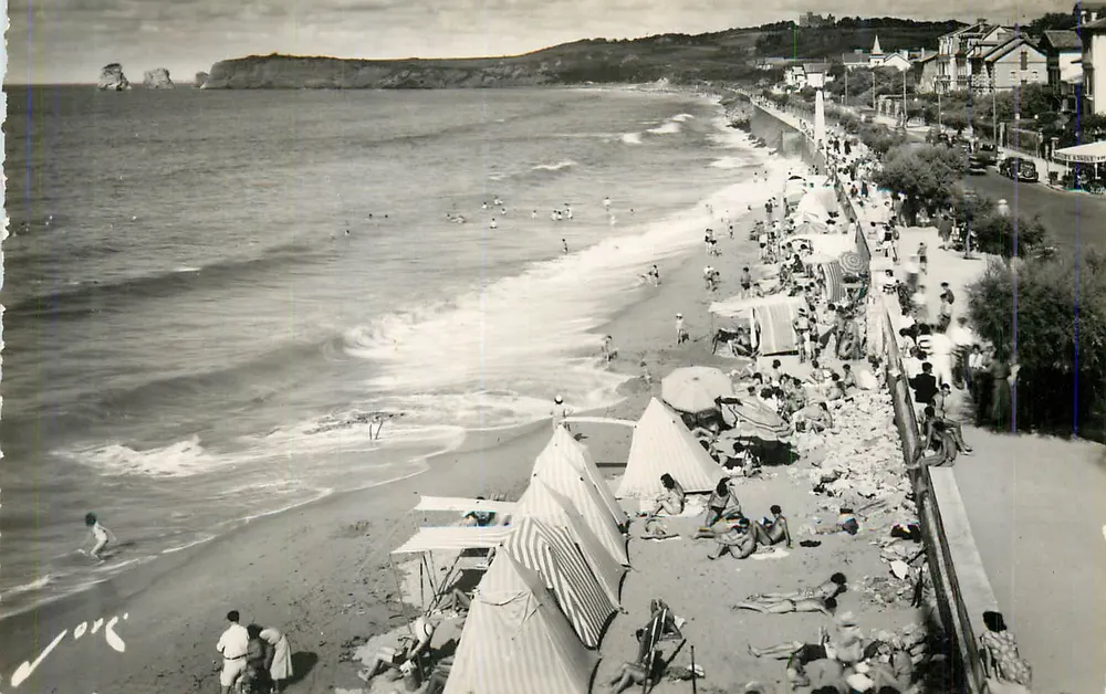 Hendaye (B.P.) — A praia. Os dois gêmeos — Ed. Jové, Pau, n° 282 - Frente