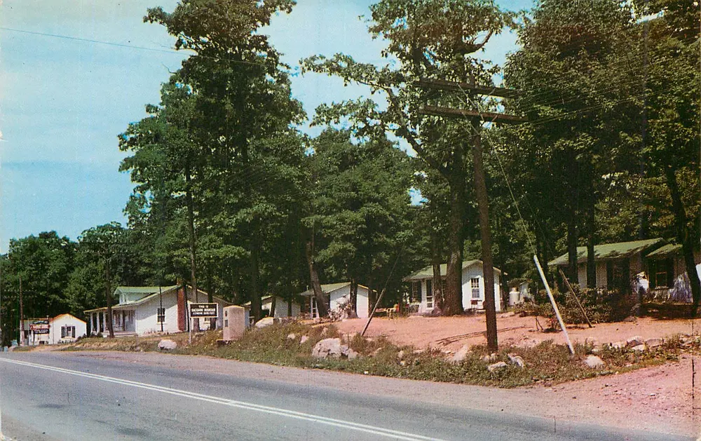 Backbone Mountain Tourist Court — Backbone Mountain Inn — Naturecraft, Davis, W. Va. n° 65633 - Voorkant