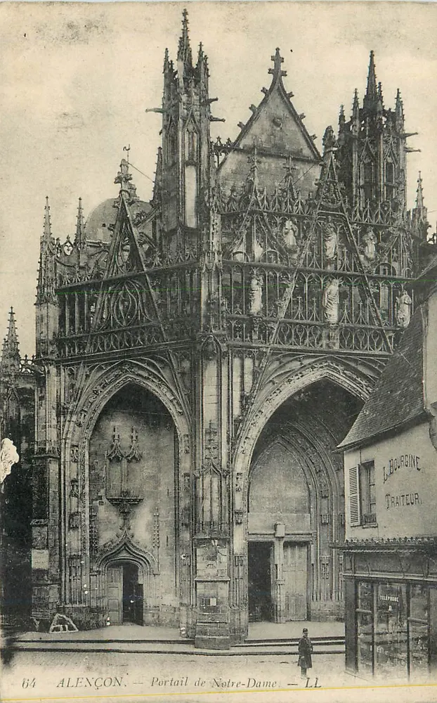 ALENÇON — Portal da Igreja de Nossa Senhora — L. BOURGINE, Comerciante - Frente