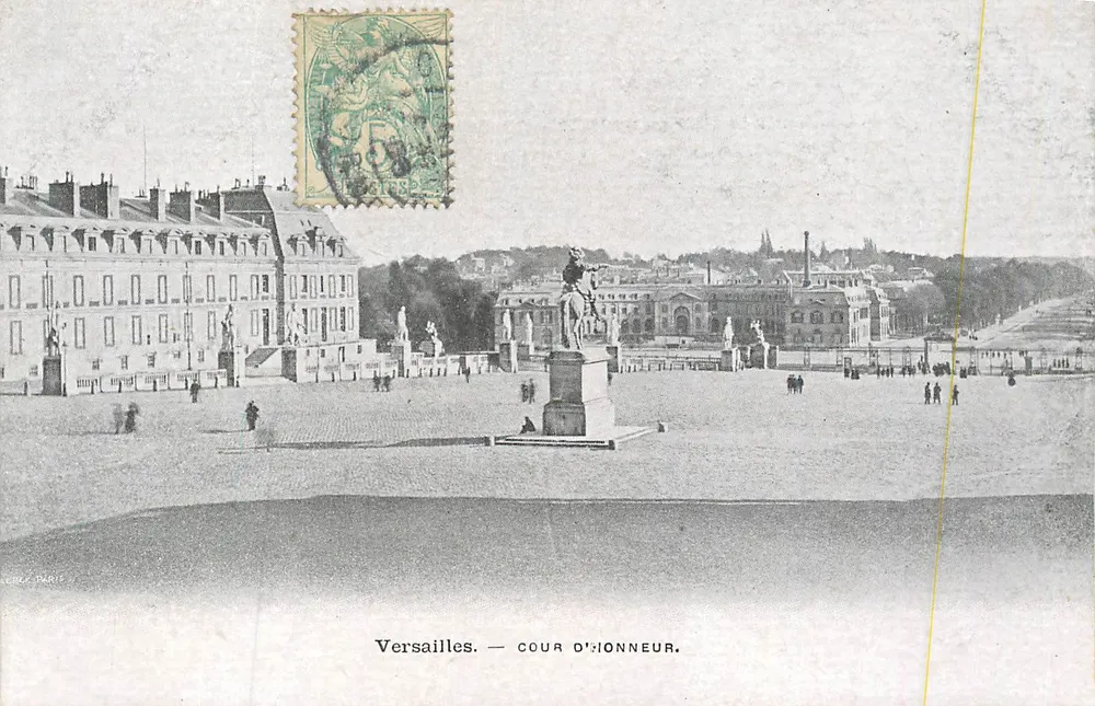 Versailles — Cour d'Honneur — editor WERCK PARIS - Frente
