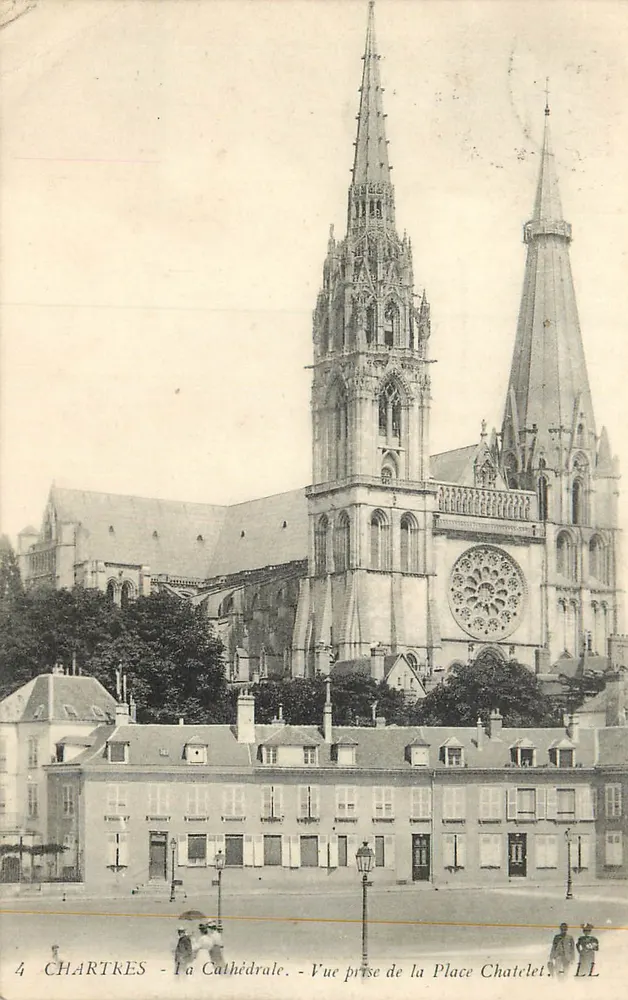 Chartres - Die Kathedrale - Ansicht vom Place Chatelet - Vorderseite