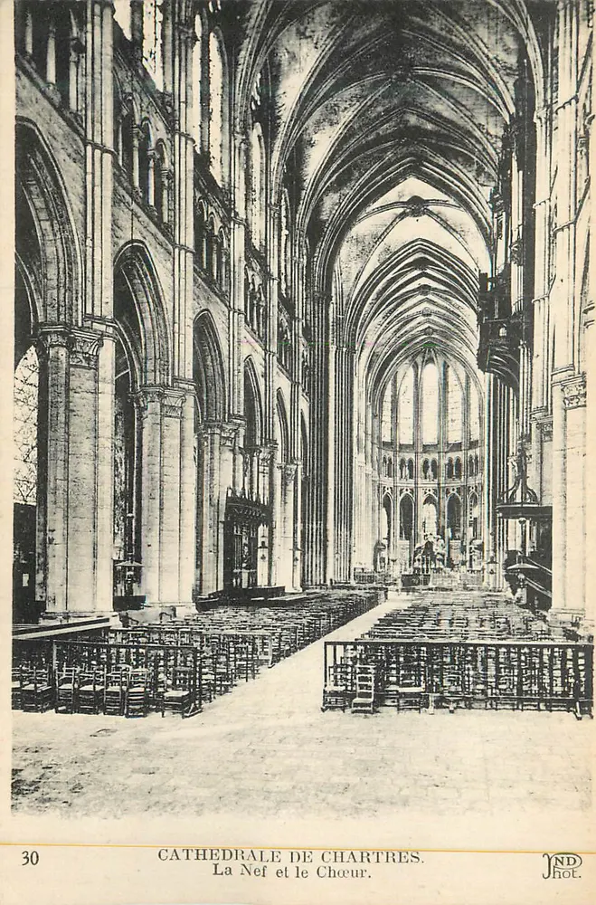 Catedral de Chartres — A Nave e o Coro — ND Phot. - Frente