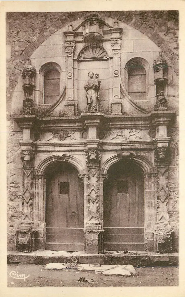Ainay-le-Château (Allier) — Les Portes de l'Église — Cim - Recto
