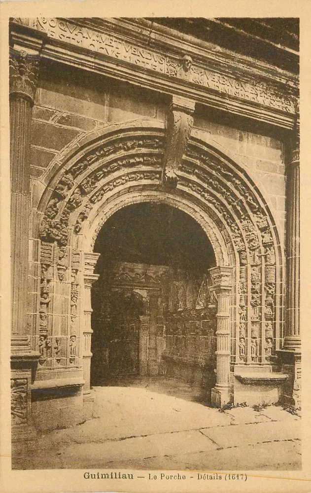 Guimiliau — Der Portalbereich — Details (1647) - Vorderseite