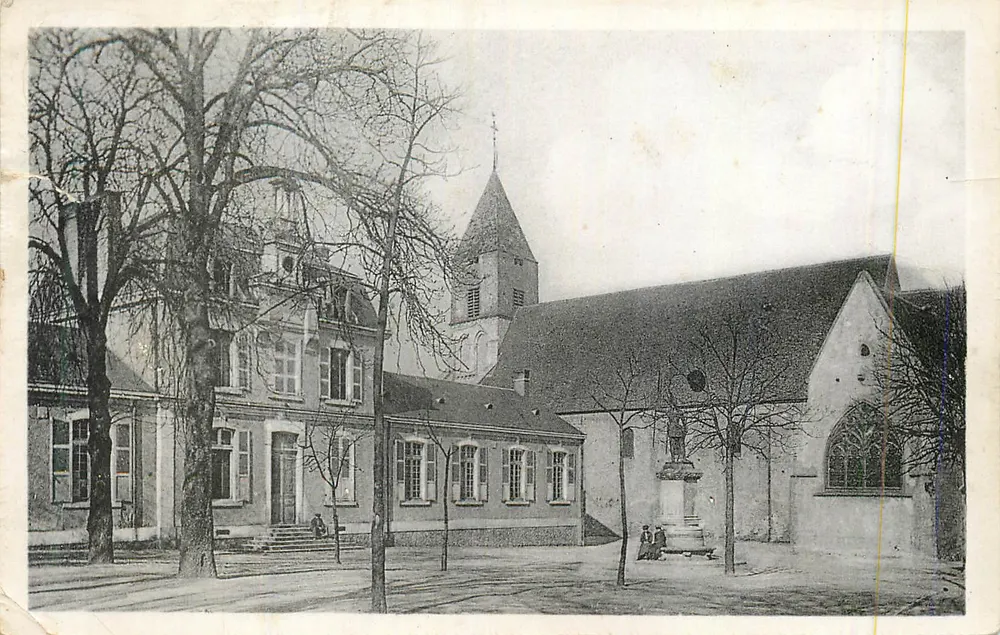 Mehun-sur-Yèvre (Cher) — Platz des Schlosses, Schule und Kirche — E. Maquaire, Verlag - Bourges - Vorderseite