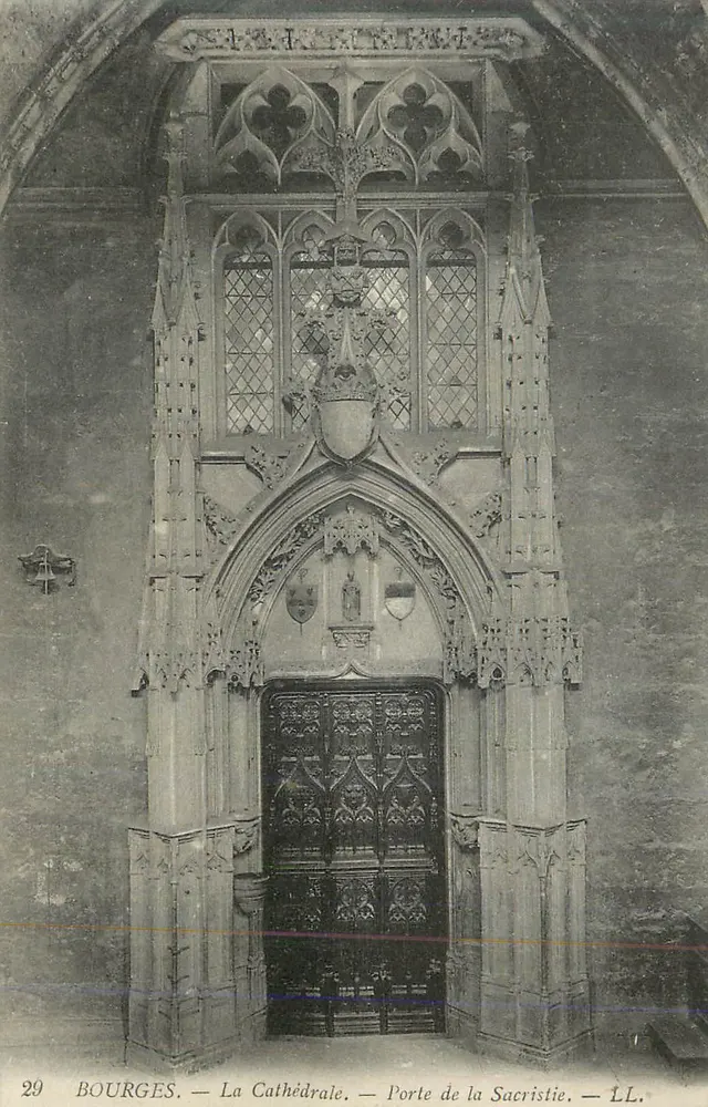 Bourges — La Cathédrale — Porte de la Sacristie — LL. - Recto