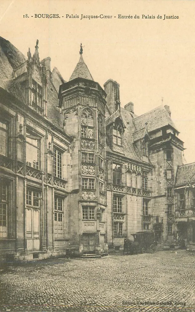 Bourges - Palais Jacques-Cœur - Entrée du Palais de Justice — Édition Nouvelles Cartes, Bourges - Recto