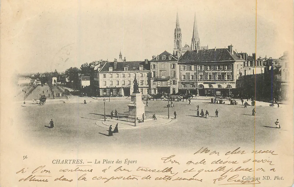 Chartres — A Praça dos Esparsos — Colletiques ND. Fot. - Frente