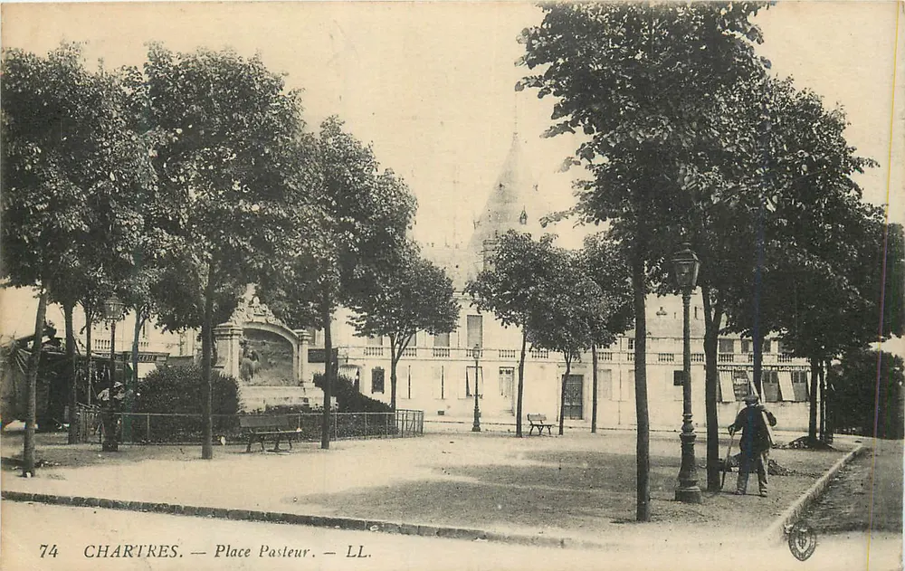 Charlres — Praça Pasteur — LL. n°74 - Frente