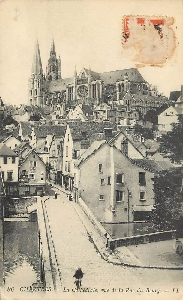 Chartres — La Cathédrale, vue de la Rue du Bourg — LL. — DUBONNET — n° 96 - Recto