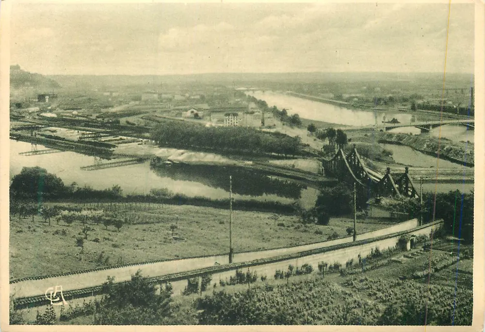 LYON. O confluente do Rio Rhône e do Rio Saône. - Frente