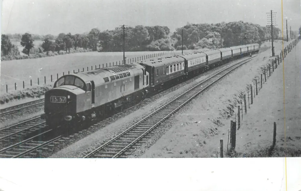 Der Pullman 'Queen of Scots' — Dampfzug in der Nähe von Hitchin — Verlag nicht sichtbar - Vorderseite