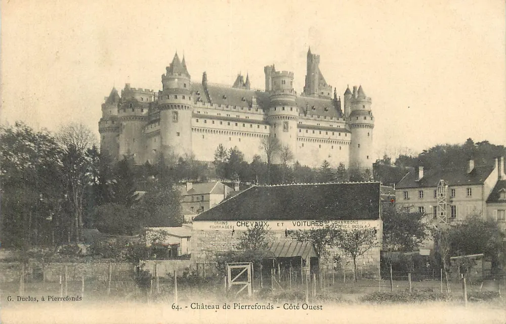 Castelo de Pierrefonds — Lado Oeste — G. Duelos, em Pierrefonds - Frente