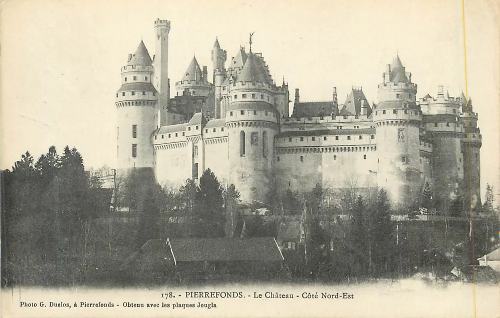Pierrefonds — Il Castello — Lato Nord-Est — Foto G. Duelos, a Pierrefonds - Recto