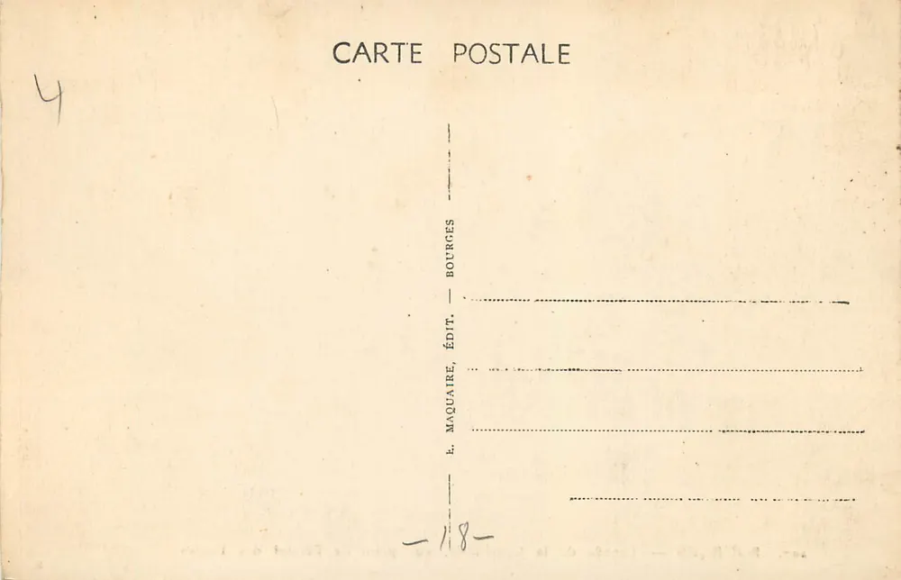 Bourges — Façade de la Cathédrale, vue prise de l'Hôtel des Postes — E.M. B. - Verso