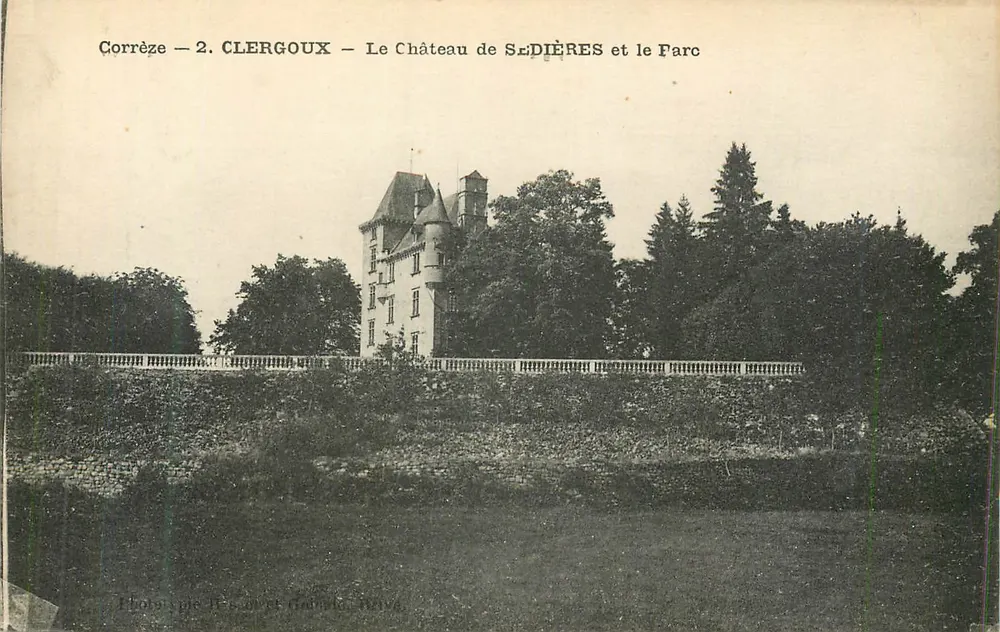 Clergoux — Schloss Sedières und der Park - Vorderseite