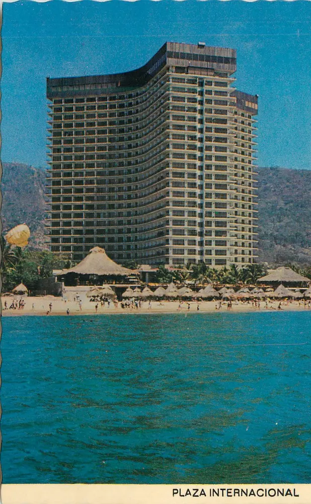 Plaza Internacional — hotel de praia em Acapulco — editor Paisajes Turísticos, S.A., n° 107 - Frente