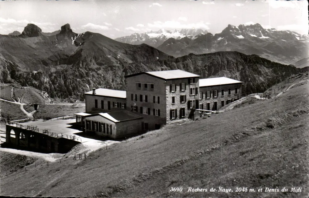 Rochers de Naye, 2045 m. et Dents du Midi — vue panoramique — Phot. Édit. Intériorité Langsampe, n° 3690 - Recto