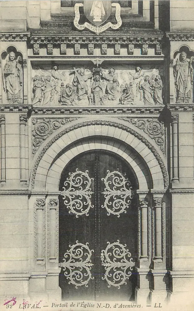 Lavak — Portail de l'Église N.-D. d'Avenières — LL - Recto