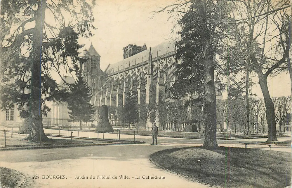 Bourges - Garten des Rathauses - Die Kathedrale - Vorderseite