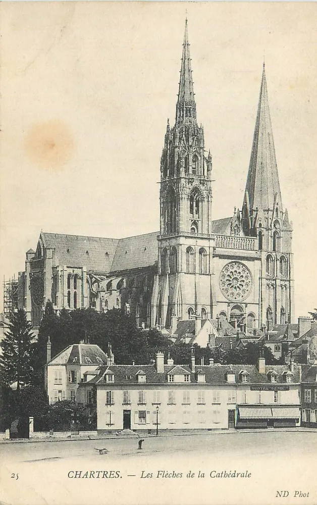 Chartres — As Flechas da Catedral — ND Phot - Frente