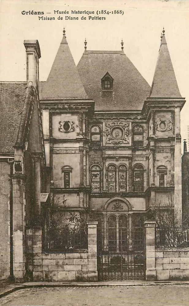 Orléans — Historisches Museum (1854–1868) — Haus von Diane de Poitiers - Vorderseite