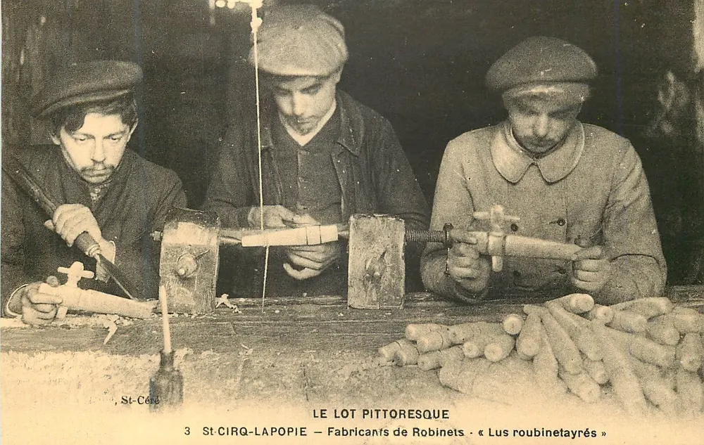 St-Cirq-Lapopie — Hahnhersteller — Das pittoreske Lot - Vorderseite
