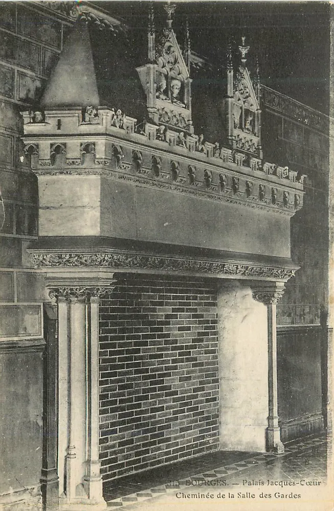 Kamin der Wachstube — Palast Jacques-Cœur — Bourges - Vorderseite
