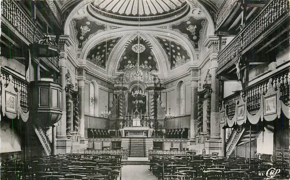Binnenkant van de kerk — Cambo-les-Bains — Cie des Arts Photomécaniques, Parijs - Voorkant