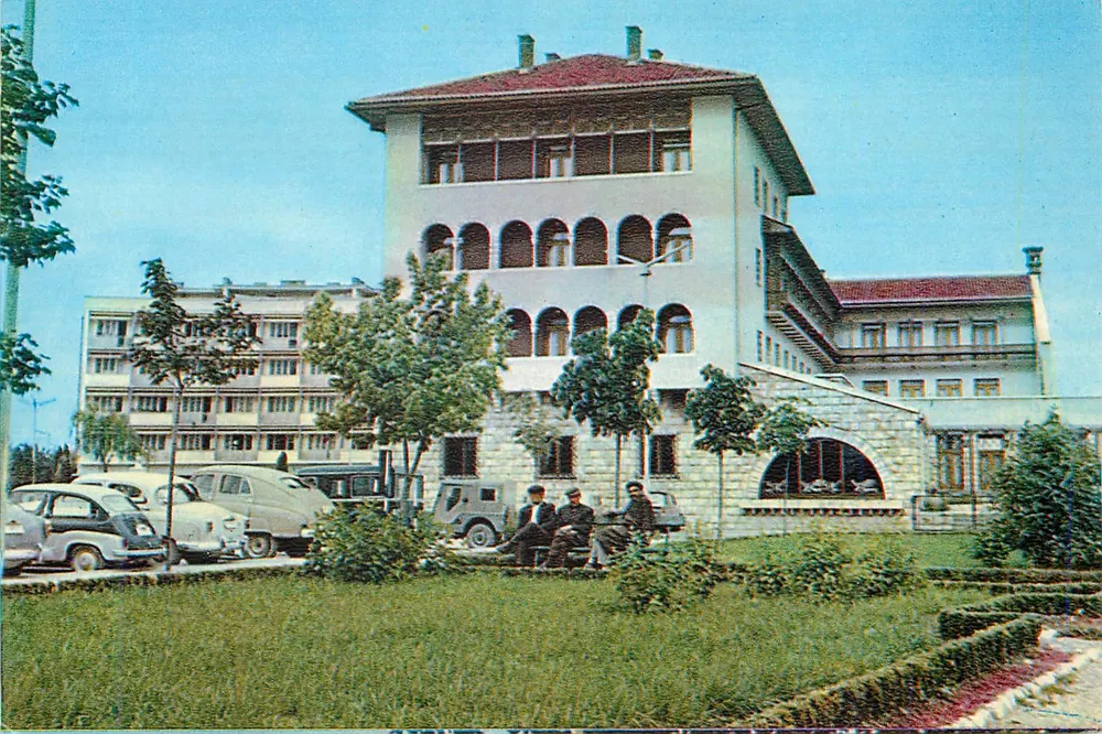 Hôtel Metohija — Péć — édition « Književne novine » - Vorderseite