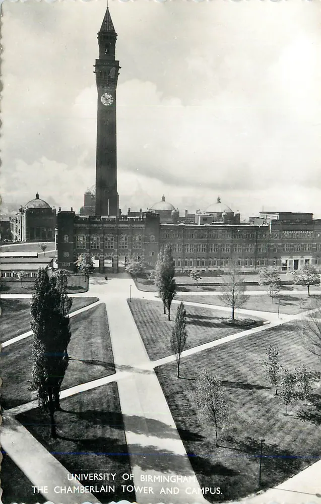 Universität Birmingham — Chamberlain-Turm und Campus — Mann & Mann Ltd. - Vorderseite
