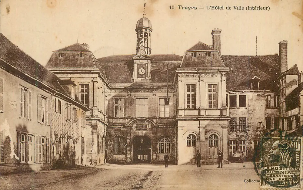 Troyes — O Hotel de Ville (interior) — Exposição Internacional de Paris — Coleção - Frente