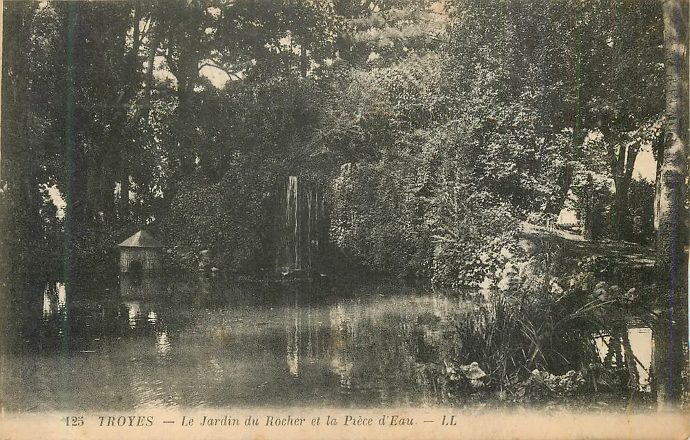 Troyes — Le Jardin du Rocher et la Pièce d'Eau — I.L. — n°425 - Recto
